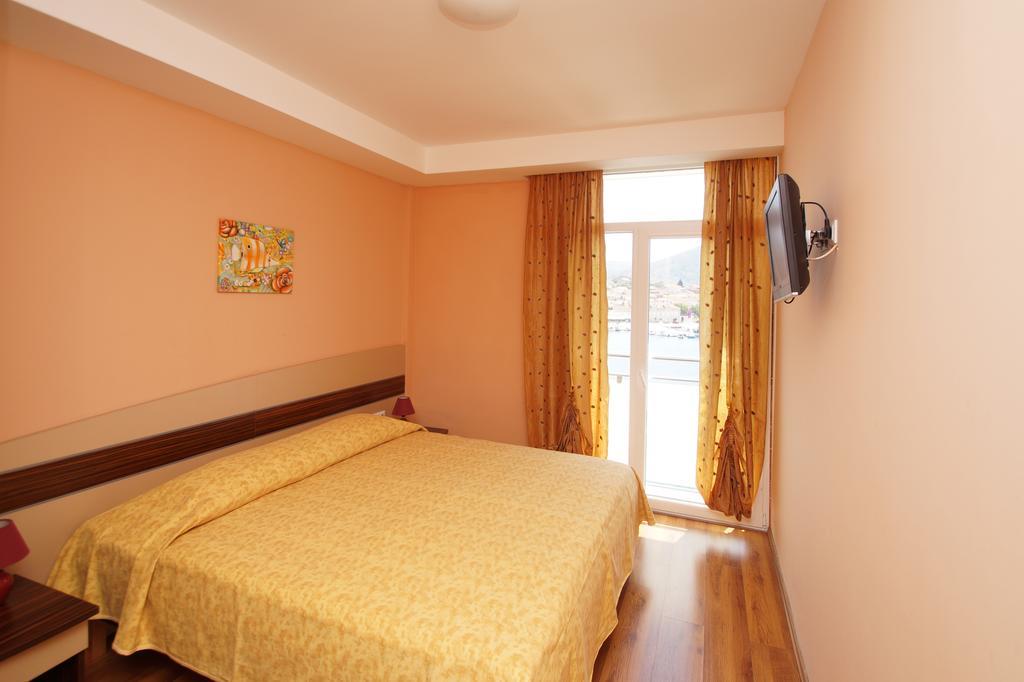 Hotel Posejdon Вела Лука Екстериор снимка