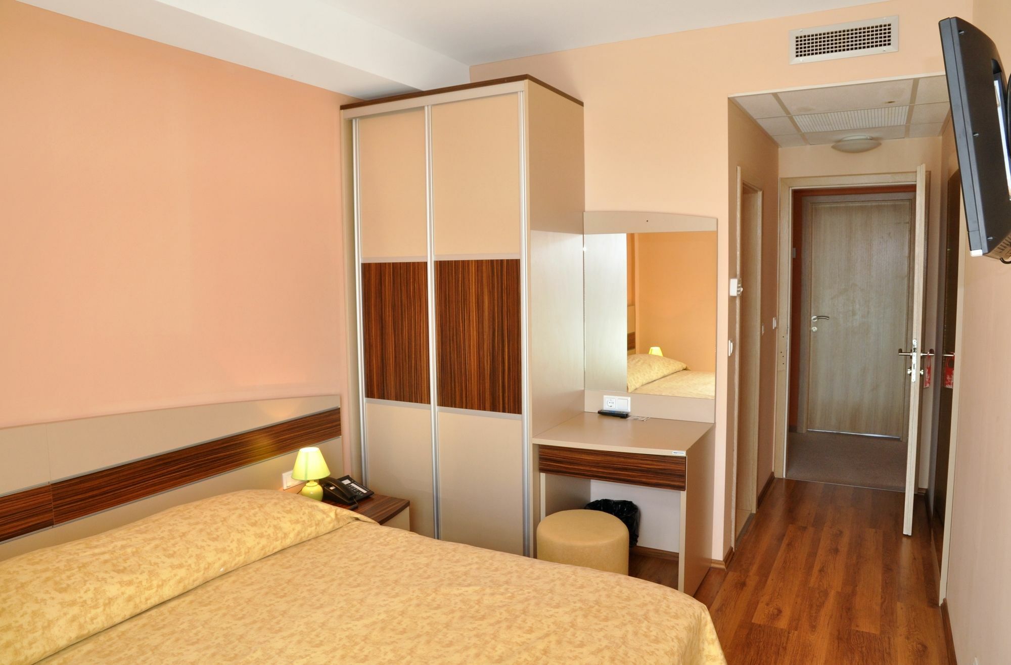 Hotel Posejdon Вела Лука Екстериор снимка