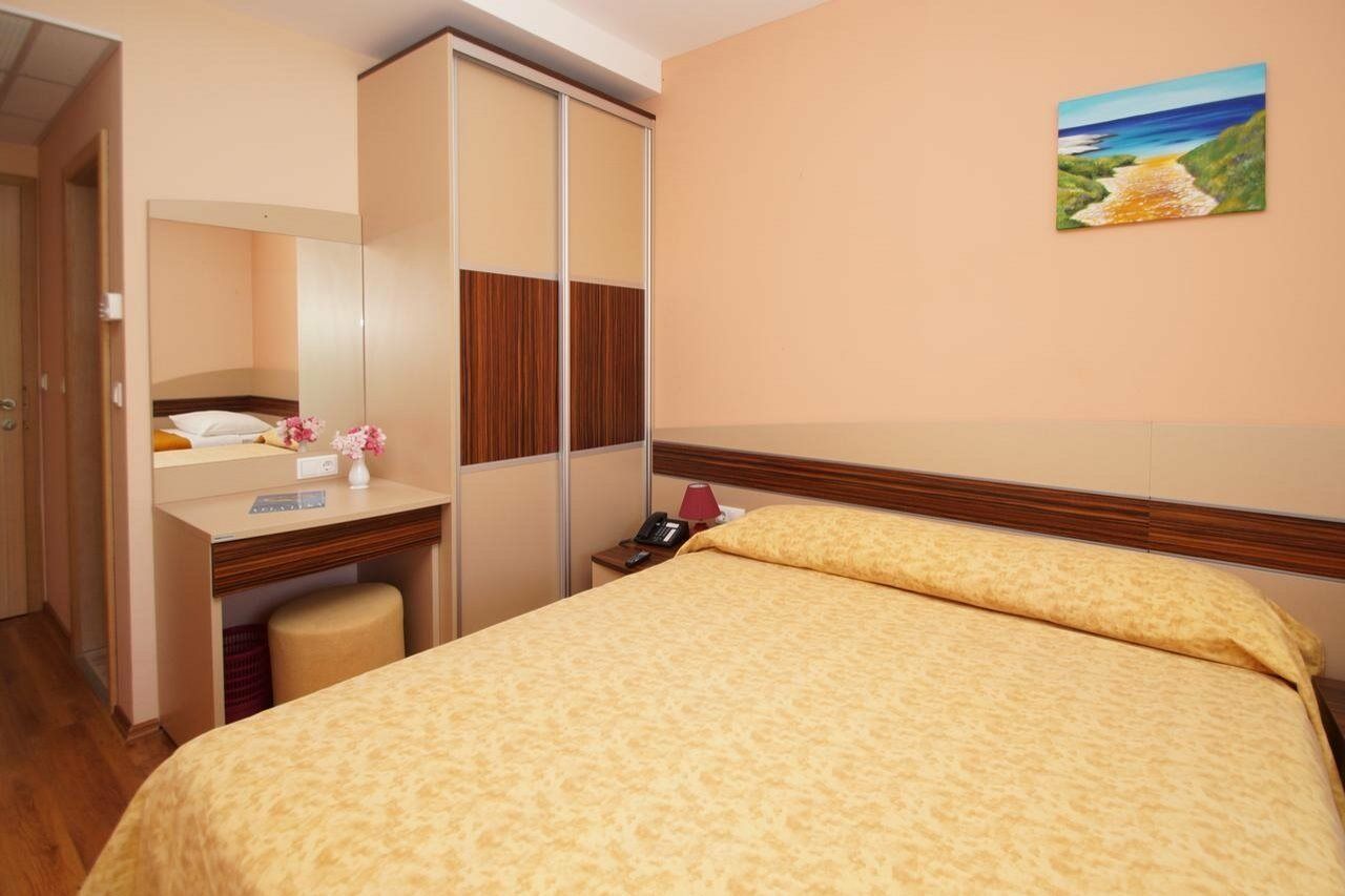 Hotel Posejdon Вела Лука Екстериор снимка